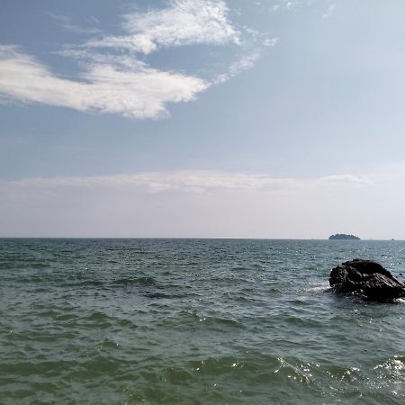 Paradise Seaview Homestay Порт-Діксон Екстер'єр фото